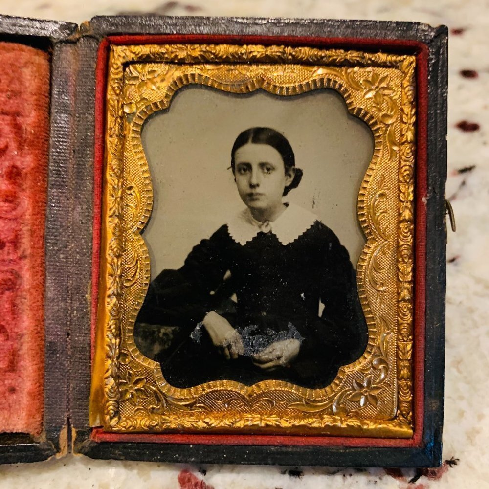 1/6th Plate Ambrotype Daguerreotype Of A Young Girl Women In A Full Case